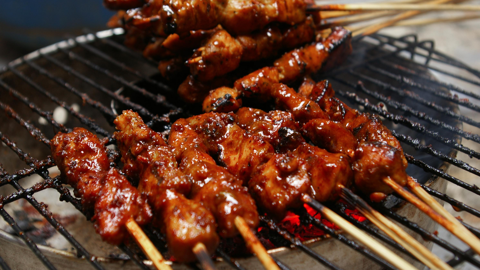 This Summer’s Barbeque Favorite: BBQ-Marinated Chicken Skewers with Grilled Corn