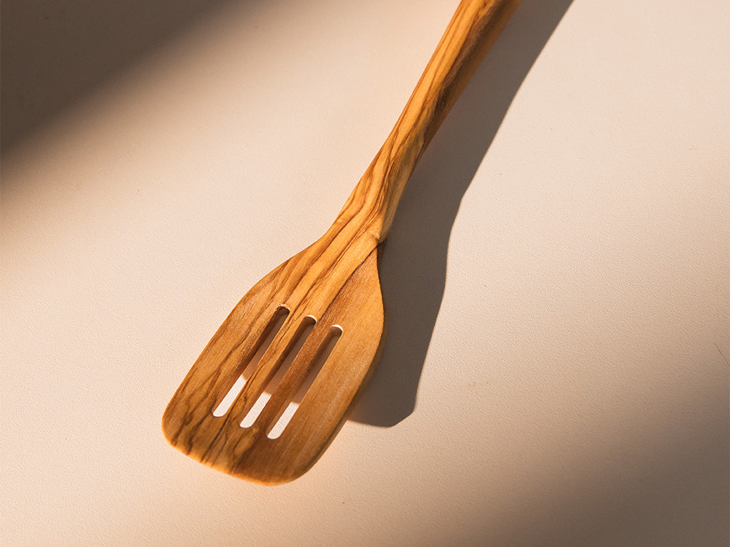 Olive wood slotted turner