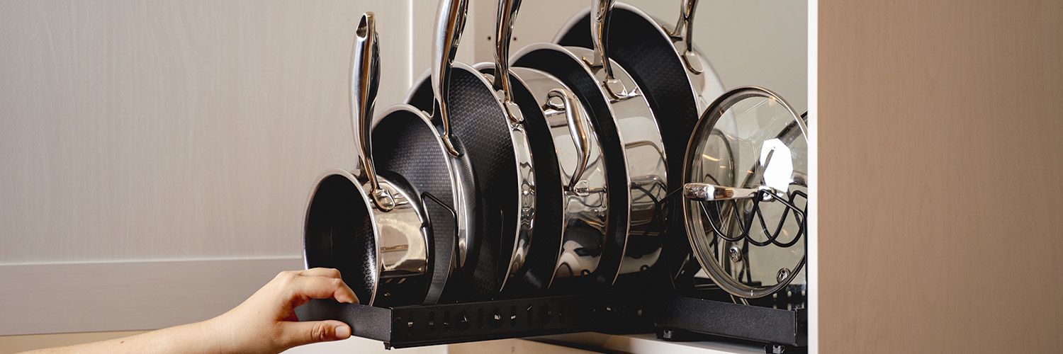 PULL-OUT PAN ORGANIZER