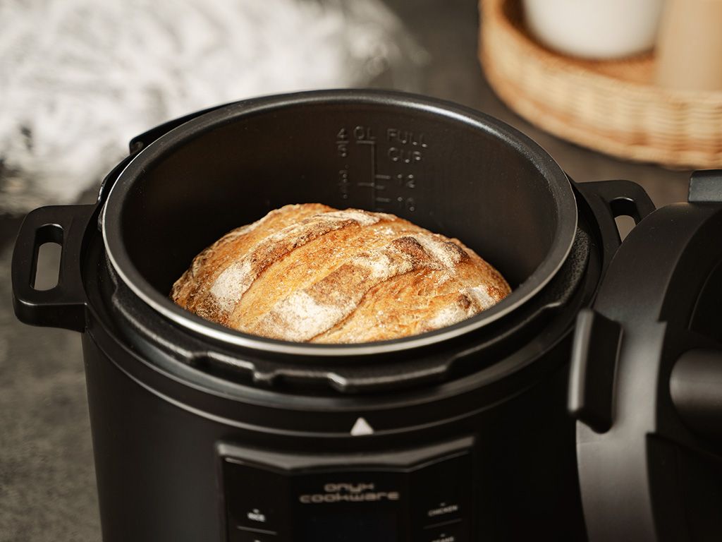 11-IN-1 MULTI COOKER
