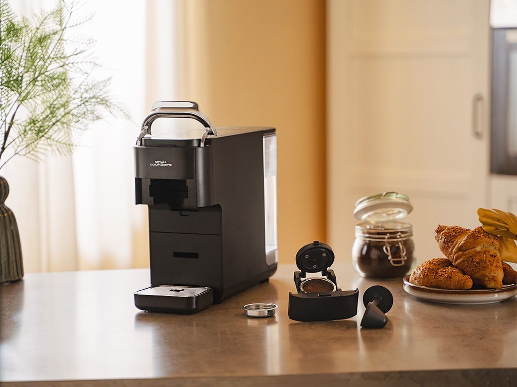 CAPSULE COFFEE MACHINE