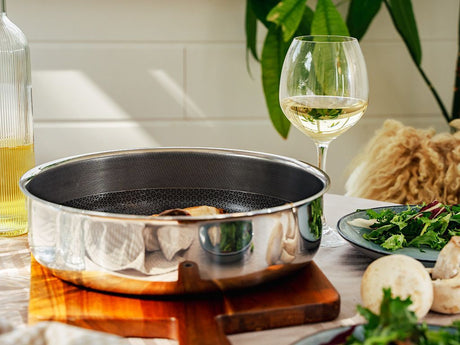 SAUTE PAN WITH DETACHABLE HANDLE 26CM SET - 2