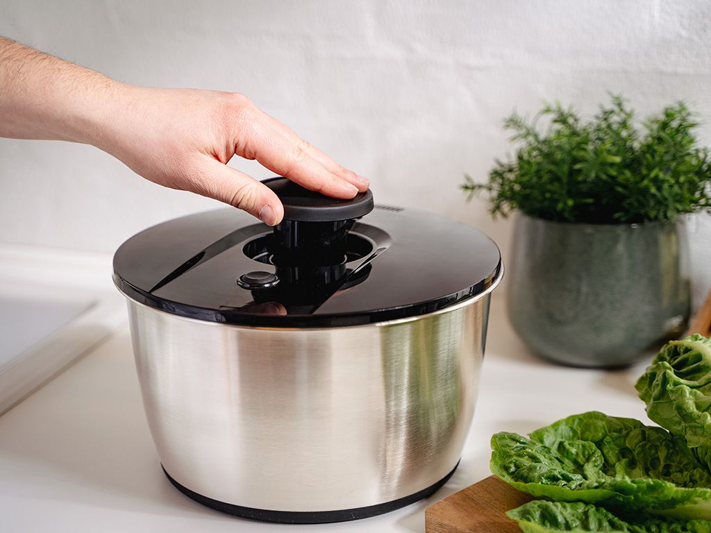STAINLESS STEEL SALAD SPINNER