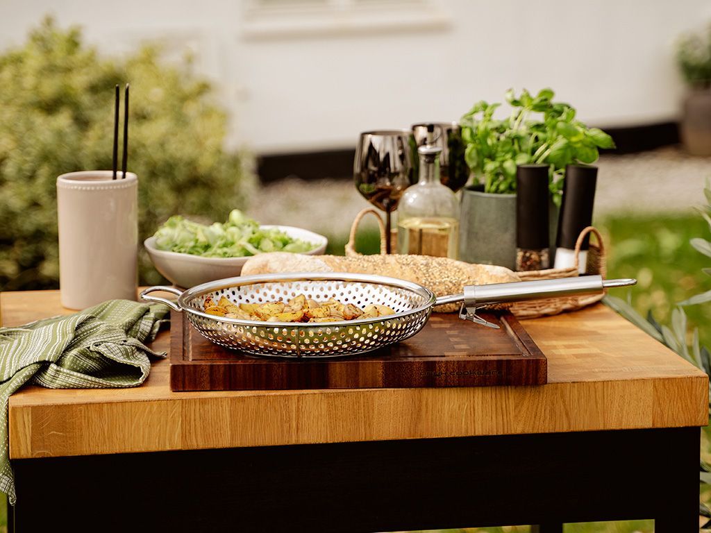 BBQ GRILL PAN WITH DETACHABLE HANDLE 28CM