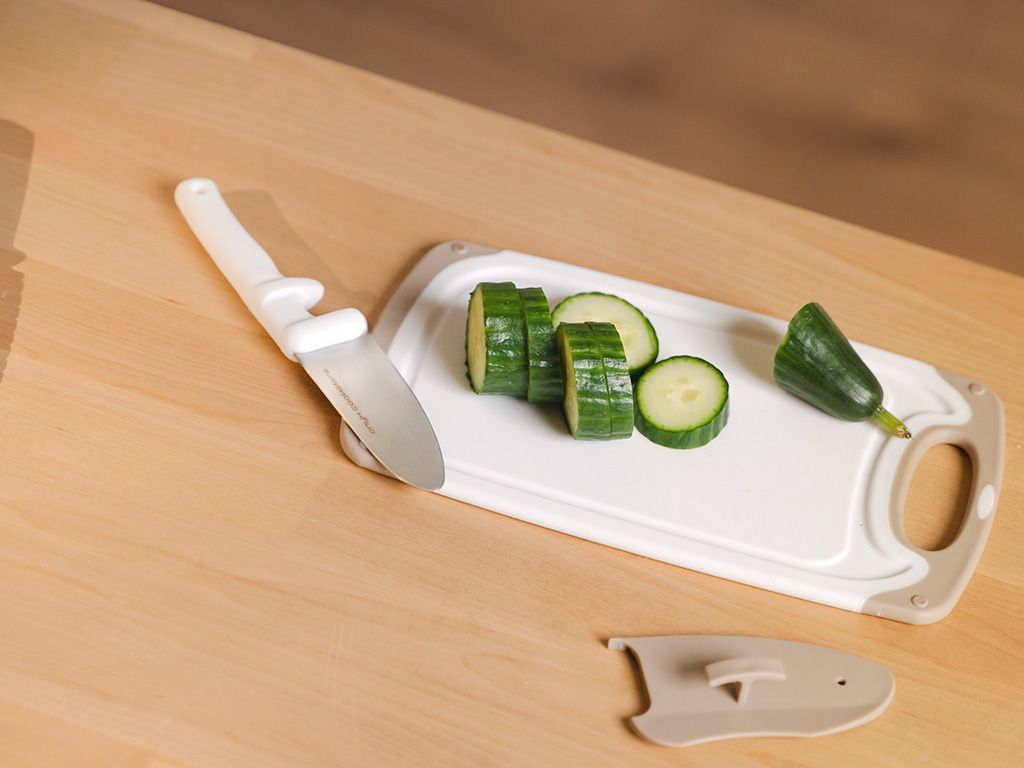 KID’S CHEF’S KNIFE