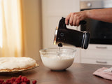 CORDLESS HAND MIXER WITH BATTERY PACK