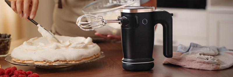 CORDLESS HAND MIXER WITH BATTERY PACK